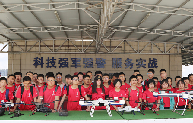 快樂暑假！AEE一電航空帶重慶百名學子開啟空中人工智能研學之旅